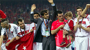 Dünya Üçüncülüğü - Bizim zamanlarımızda, sadece finallere katılabilmenin hayalini kurardık ve hiç olmadı. Futbolun tadı kaçtıktan sonra böyle buruk bir zafer yaşadık.